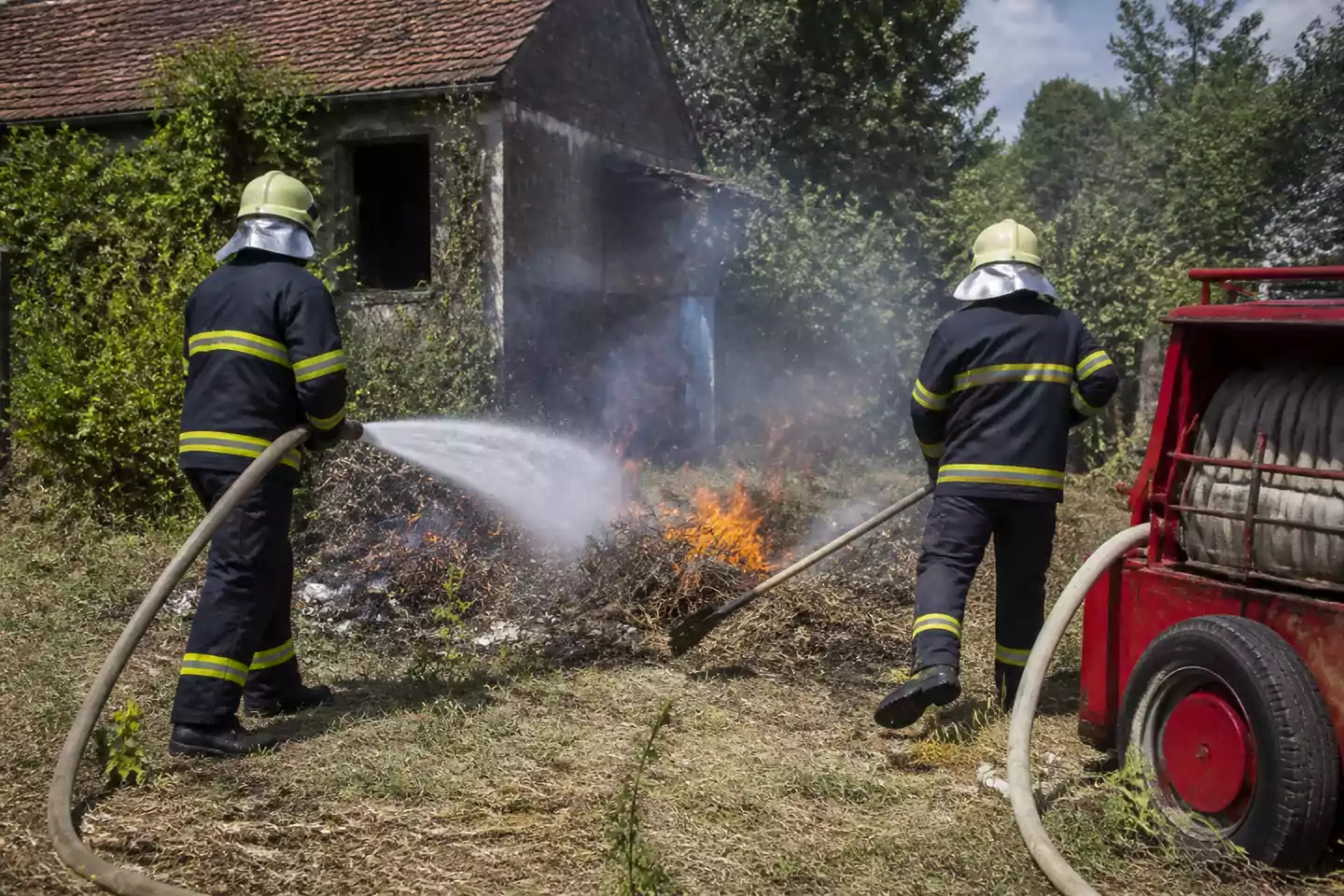 Két szabadtéri tűzhöz riasztották a nógrádi tűzoltókat