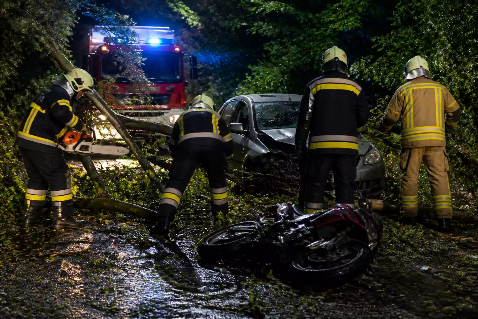 Tizenegy tűzeset és harminchárom műszaki mentés Baranyában a hosszú hétvégén