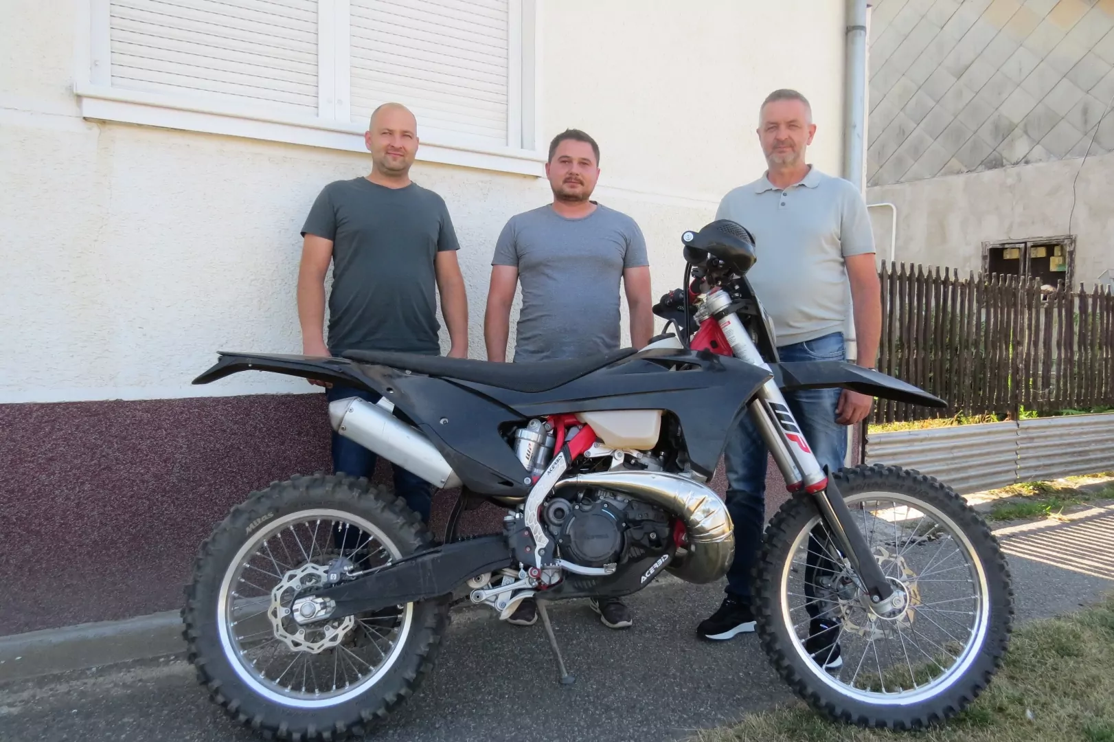 Két férfit fogtak el egy vásárosnaményi raktárból eltűnt motorkerékpár ügyében