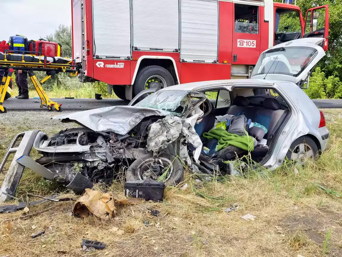 Mentőhelikopterrel vittek el egy sofőrt a Jászszentlászlónál történt hármas karambolból