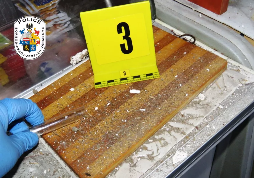 Őrizetbe vettek egy 20 éves férfit több mezőkövesdi betörés miatt