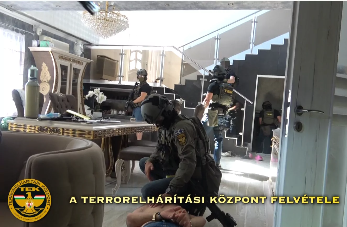 Újabb két férfit vettek őrizetbe az ingatlanos csalási ügyben