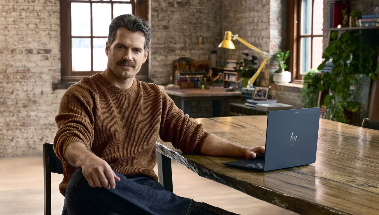 Henry Cavill a Googlebookkel készít videojátékot novemberben