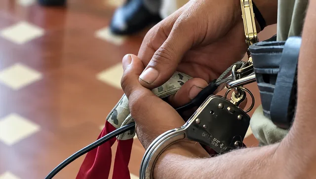 Őrizetbe vettek egy férfit, aki fejszével támadt egy balmazújvárosi férfira
