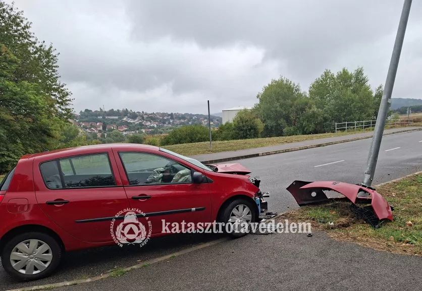 Tíz műszaki mentéshez és két tűzhöz riasztották a baranyai tűzoltókat