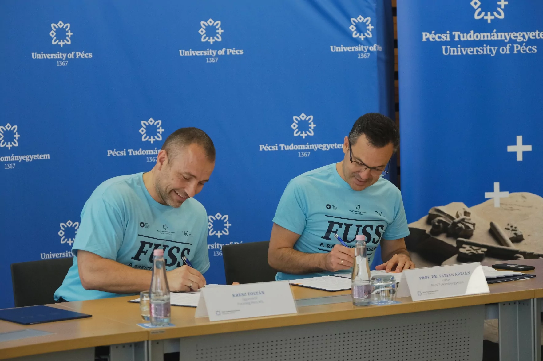 Szinergiában a sportos és egészséges életért: megerősítette stratégiai partnerségét a PTE és az ATS Focivilág