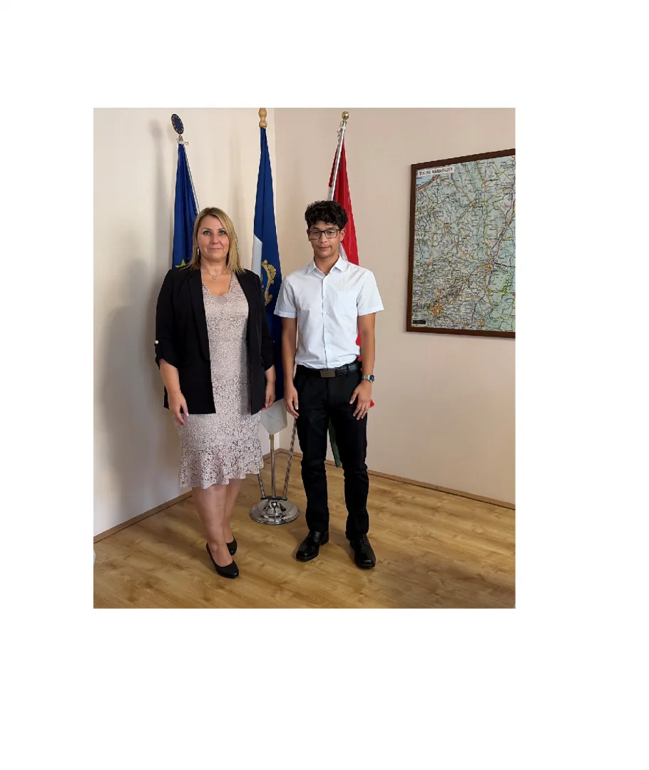 Ösztöndíjat kapott egy rendőri pályára készülő tolnai diák